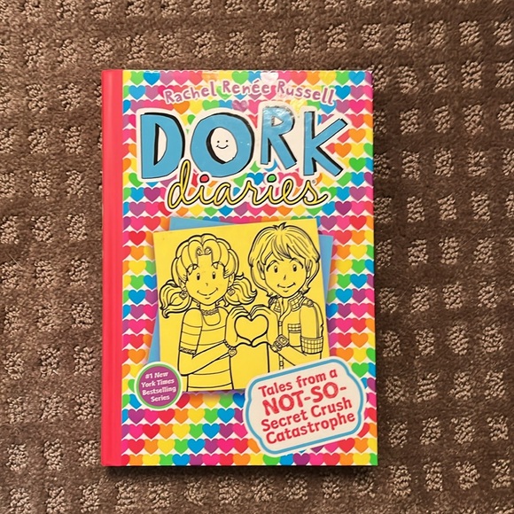 Dork Diaries- Tales from a NOT-SO-Secret crush catastrophe - Picture 4 of 5